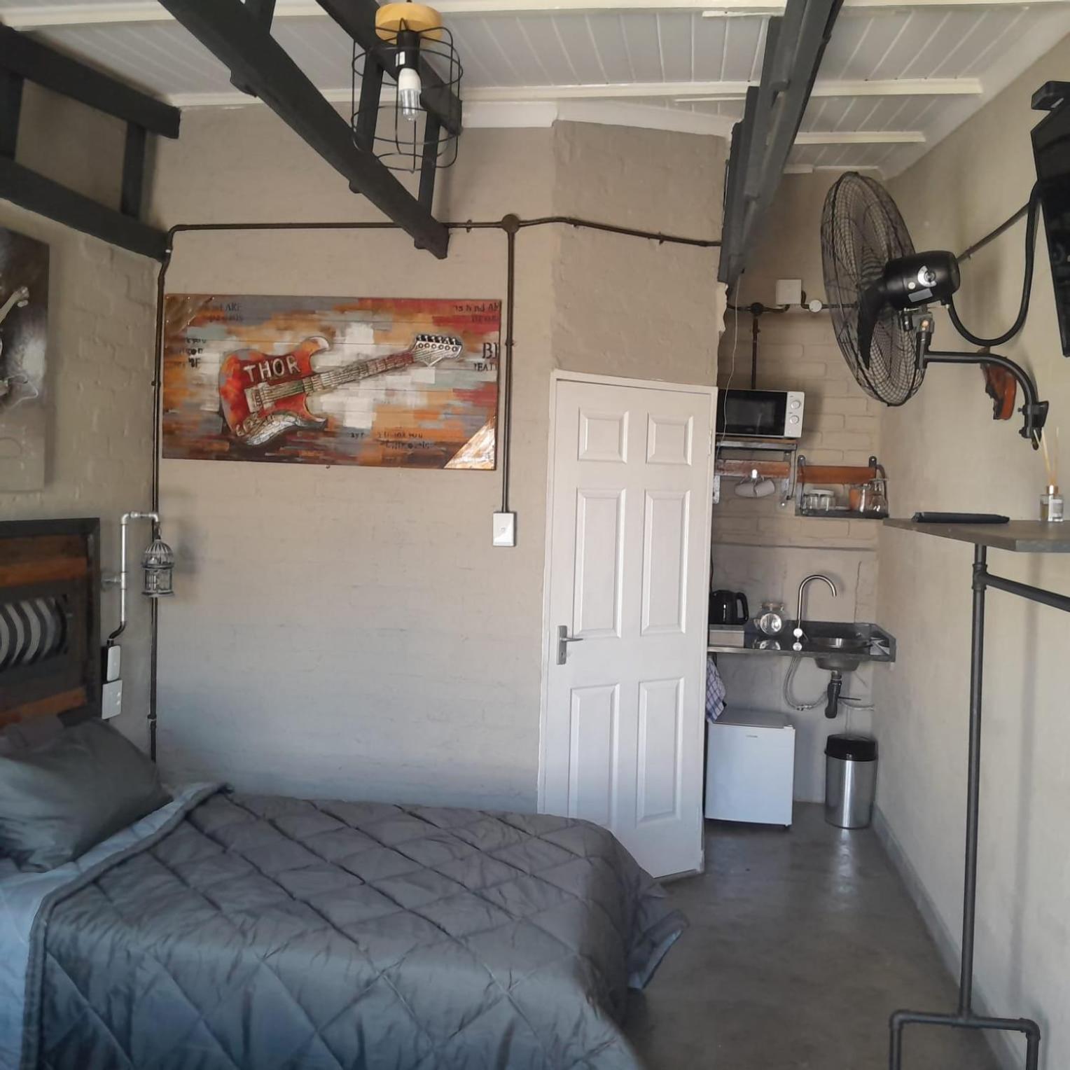 At Ease Road Lodge Zeerust Bagian luar foto