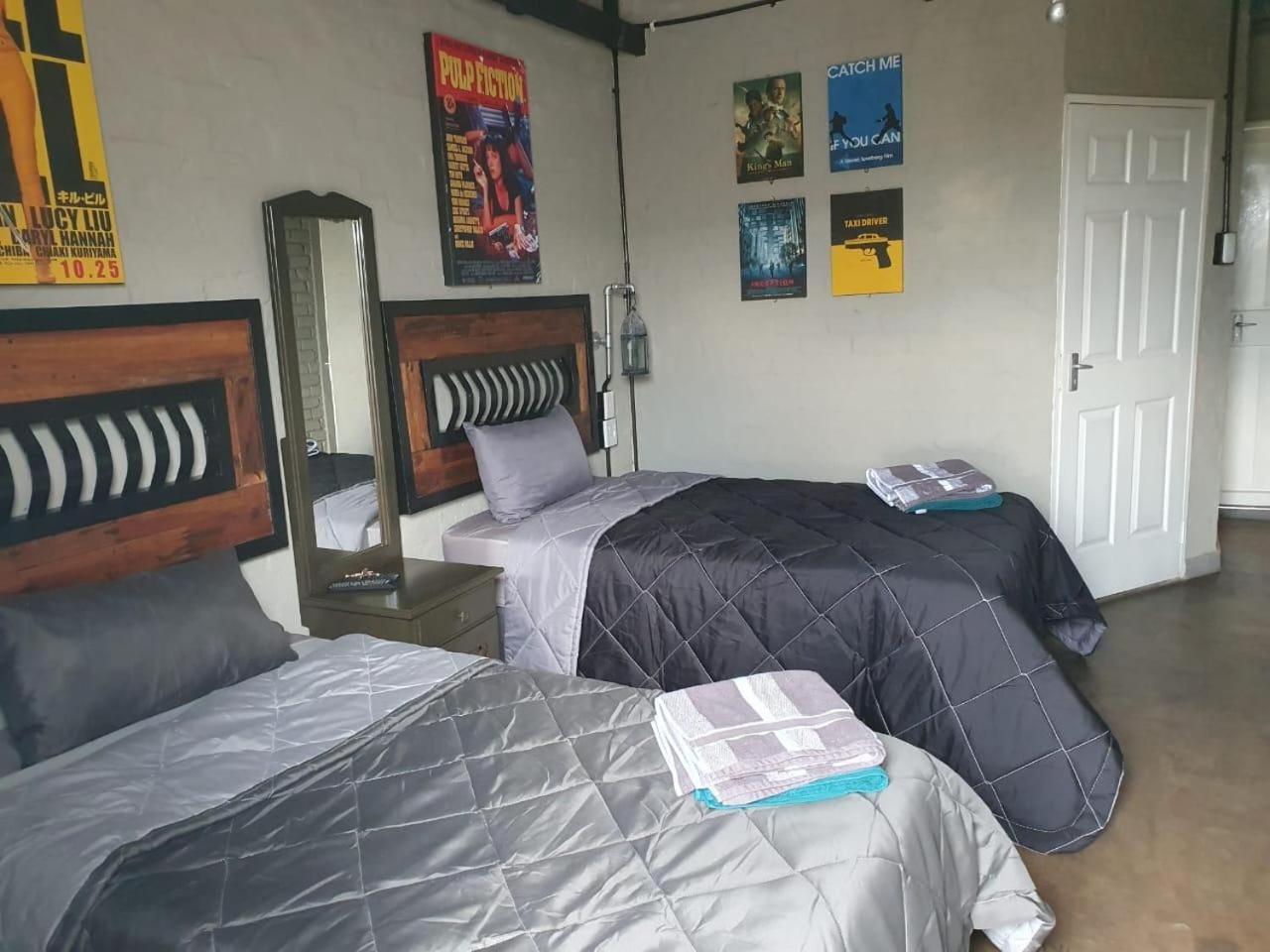 At Ease Road Lodge Zeerust Ruang foto