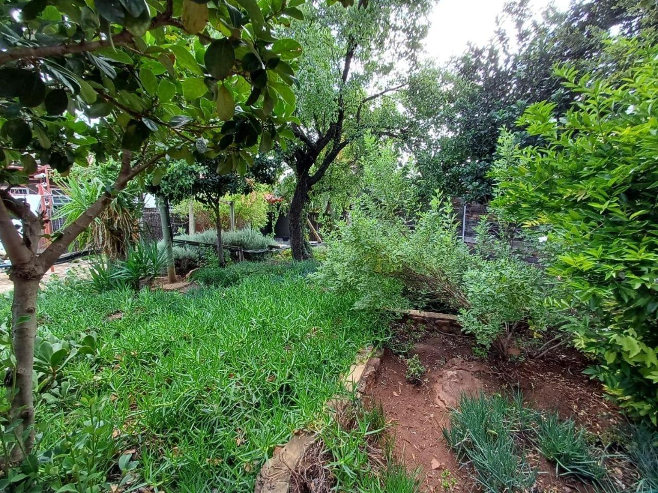At Ease Road Lodge Zeerust Bagian luar foto